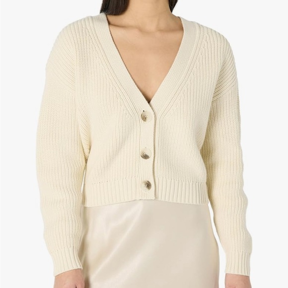 Elegant Cream Knit Cardigan - Picture 1 of 3